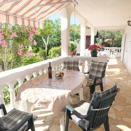 Ruza - Krk Apartament *